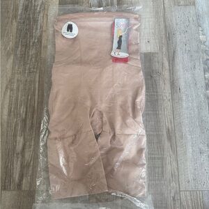 SPANX Nude Shapewear m